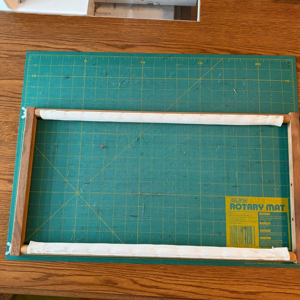 Wooden scroll frame 21"x12" for needlework projects - Picture 7 of 9